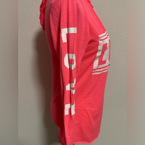 Free Kisses Top Hoodie Long Sleeves - Picture 2 of 6